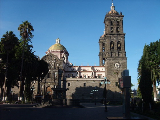 800px-Catedral_de_Puebla