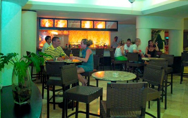 hotel-aquamarina-cancun---bar