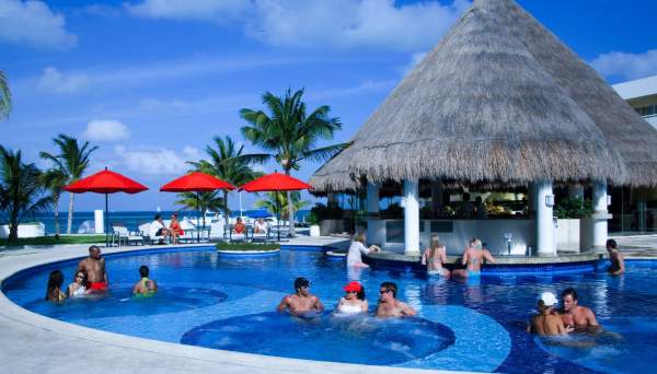 alberca hotel temptation resort spa cancun