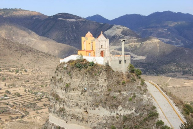 Iglesia en un Risco Puebla
